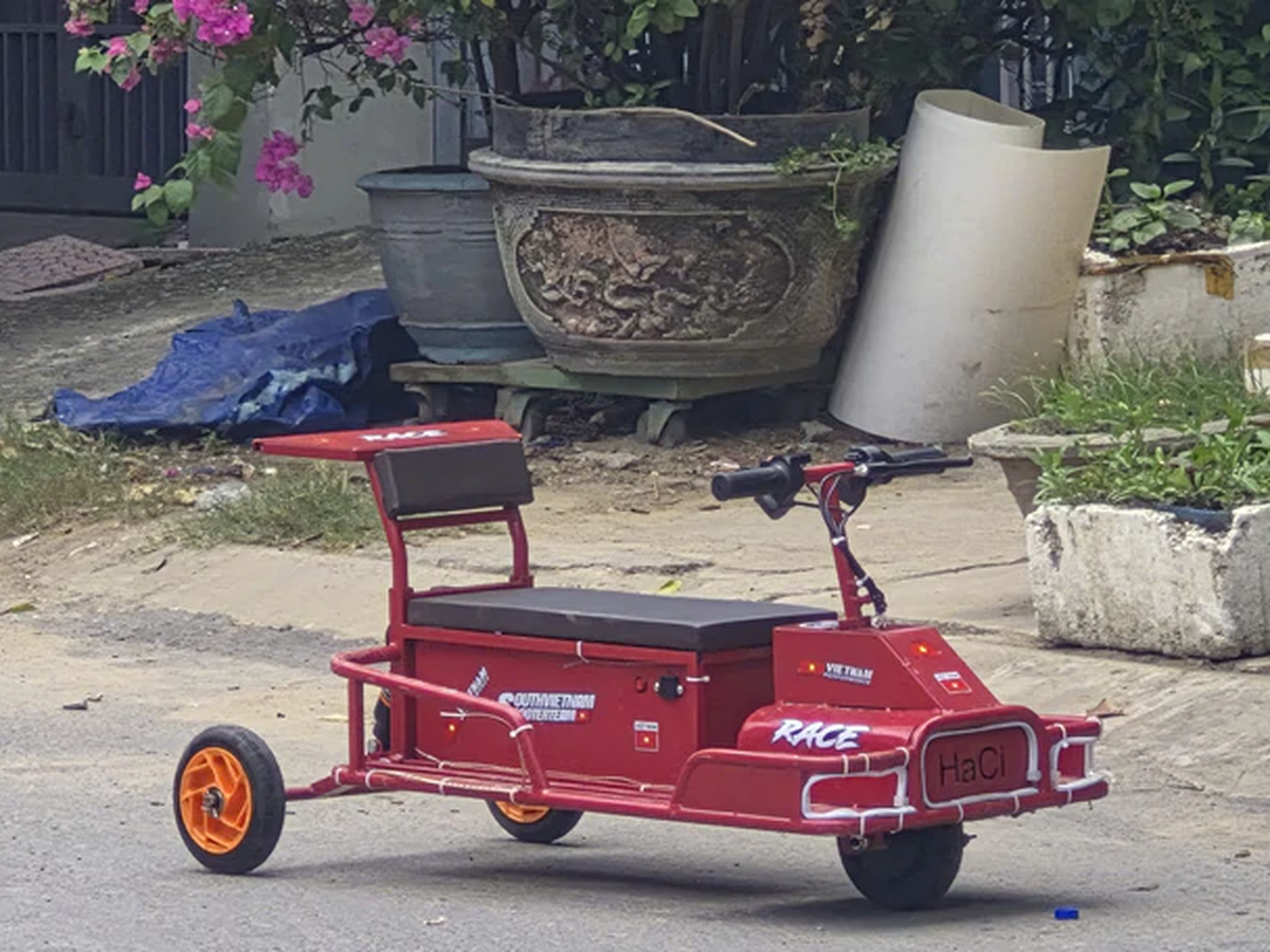 5-year-old boy dies after crash involving homemade electric vehicle in Da Nang