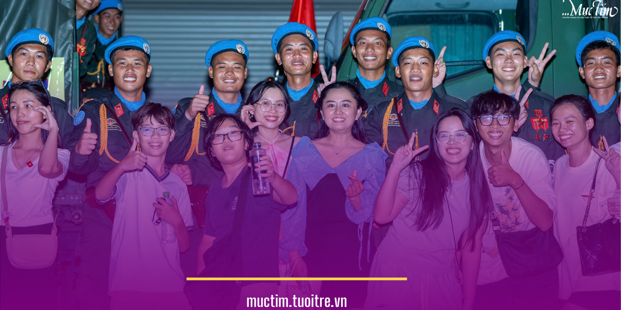 Hào hùng khoảnh khắc hòa ca giữa quân và dân sau buổi tổng hợp luyện diễu hành, diễu binh lần 2