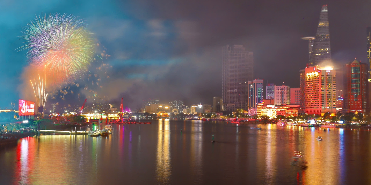 Trực tiếp: Pháo hoa mừng Tết Bính Ngọ 2026