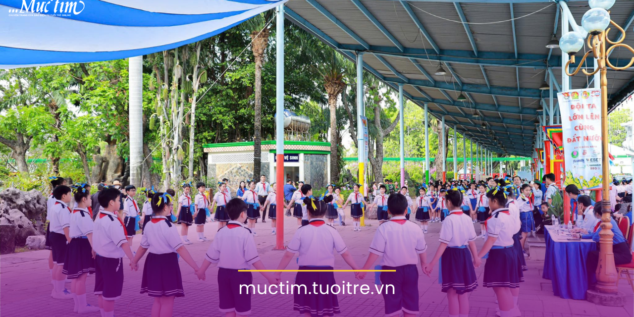 Hướng dẫn múa hát bài “Thiếu nhi thế giới liên hoan”