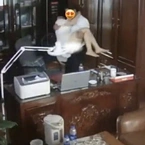 Người đàn ông trong clip 'thân mật' với nhiều phụ nữ tại trường THPT ở Ninh Bình là ai?