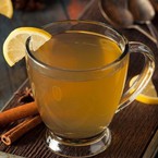 Rượu nóng pha mật ong có thật sự giúp khỏi cảm lạnh hay chỉ là cảm giác?