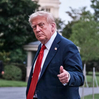 Vì sao ông Trump bất ngờ ra lệnh triển khai 2 tàu ngầm hạt nhân đến 'khu vực thích hợp'?