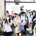 Dạy thêm trong trường học: Mong minh bạch, sợ biến tướng