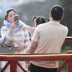 Hà Nội thúc đẩy chính sách khuyến khích thanh niên kết hôn sớm và sinh đủ hai con