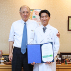 Bác sĩ kể lại khoảnh khắc cấp cứu người hôn mê ở độ cao 10.000 mét