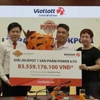 Chia sẻ của người đàn ông trúng Vietlott hơn 83,5 tỉ, không đeo mặt nạ khi nhận thưởng