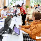 Làm thủ tục hành chính sáng thứ Bảy, cán bộ và người dân TP.HCM nói gì?