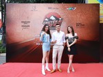 Lynk Lee, Phương Anh Đào lên đồ ‘cực khét’ đi... giành xe hơi!