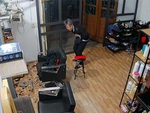Chồng tính nóng như kem bị vợ cho 'ăn dép'