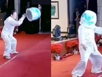 Võ sư Trung Quốc quê một cục khi diễn xiếc
