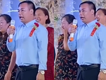 Ông chú run bần bật khi cầm micro phát biểu trong đám cưới