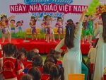 Cô giáo mầm non nhảy mẫu cực sung để trò trên sân khấu múa theo (P3)