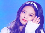 Jennie (BLACKPINK) tiết lộ món đồ ăn luôn mang theo trong túi xách