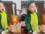 Bé trai phồng má thổi nến sinh nhật hoài mới tắt