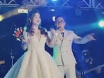 Cô dâu chú rể cover 'Bên trên tầng lầu' như nuốt đĩa