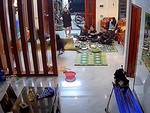 Cô gái ngã dập mông vì tí ta tí tở chạy đi chơi