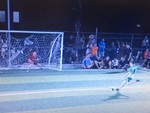 Bàn thắng bị từ chối vì cầu thủ sút penalty quá mạnh