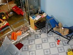 Chủ nhà ngơ ngác khi bị 'cô hồn sống' giật mất con gà cúng