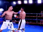 Võ sĩ 'non kinh nghiệm' bị đối thủ vờ chạm găng hạ knock-out