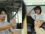 Mẫu ảnh mải mê tạo dáng, đứng hình khi nhận kết quả
