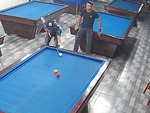 Chàng trai cười khoái chí khi lượm được siêu phẩm bida rùa 5 băng (P2)