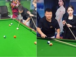 Chàng trai đánh bida một tay như hack