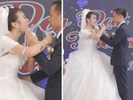 Cô dâu chú rể uống rượu giao bôi siêu cồng kềnh