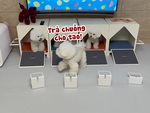 Chú chó bức xúc khi bị đồng bọn giành chuồng