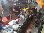 Thanh niên 'hào phóng' mua hộp cơm bình dân 510.000 đồng