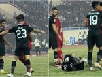 Màn ăn vạ của cầu thủ Indonesia với Văn Hậu như diễn viên hài