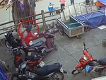 Video hài nhất tuần qua: Nhận trái đắng vì đổ xe ngang ngược còn khóa cổ
