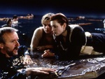 Lạ đời đạo diễn Titanic phải lên tiếng giải thích kết phim sau 25 năm