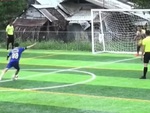 Cầu thủ sút penalty vào lưới nhưng trọng tài vẫn không công nhận