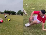 Chàng trai nằm ăn vạ kiếm penalty bất thành