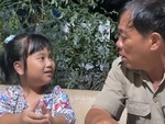 Ông ngoại bất lực khi kiểm tra bảng cửu chương cháu gái
