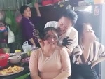 Người phụ nữ cười vô tư mà không hay biết bị em troll