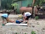 'Cười nội thương' với màn diễn tập cứu hộ