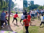 Cười sảng với màn kéo co ăn gian