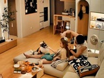 Chồng chủ động sấy tóc cho vợ để làm lành sau một ngày 'chiến tranh lạnh'