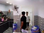 Chàng trai 'hồn bay phách lạc' khi bị đám bạn troll