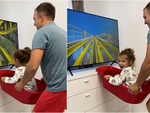 Bố cho con gái đi tàu lượn siêu tốc bằng chậu