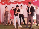 Nam MC khiến hội trường cười sảng vì phong cách dẫn hài hước