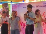 Nam MC khiến hội trường cười nghiêng ngả với loạt câu đố hack não