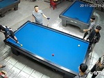 Chàng trai cười khoái chí khi lượm được bida rùa 6 băng