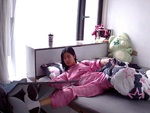 Cô gái phản xạ xuất thần khi mèo làm đổ gương