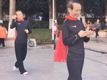 Người đàn ông tập thể dục múa dẻo như vũ công