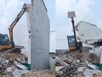 Những pha xử lý lỗi của tài xế máy xúc