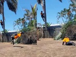 Chàng trai quê một cục khi trổ tài lộn santo