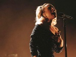Adele rạng rỡ, gợi cảm cùng thiết kế của Công Trí